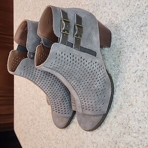 Vionic! Suede peep toe bootie size 8. New